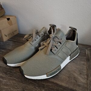 Adidas Men's Olive Sneakers NWT